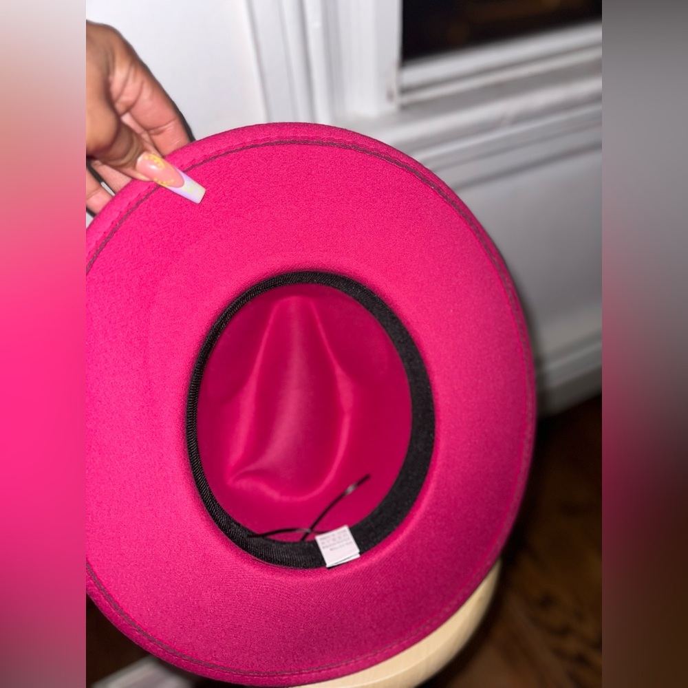 Pink hat - Picture 4 of 4